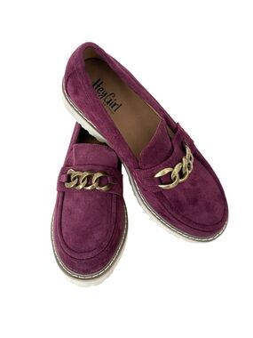 NWOB Hey Girl By Korkys Literally Wine Faux Suede Lug Sole Loafer Chain Detail
8